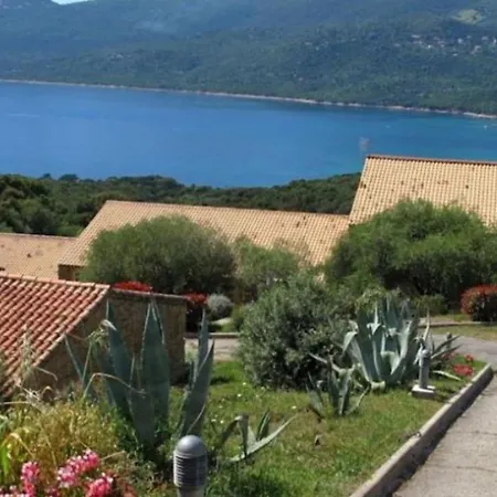 Vue Jardin Dans Calme Wifi Piscine A Pied فيلة *